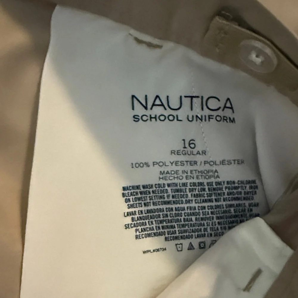 Nautica Men's Beige Flat Front uniform Shorts - Picture 2 of 3